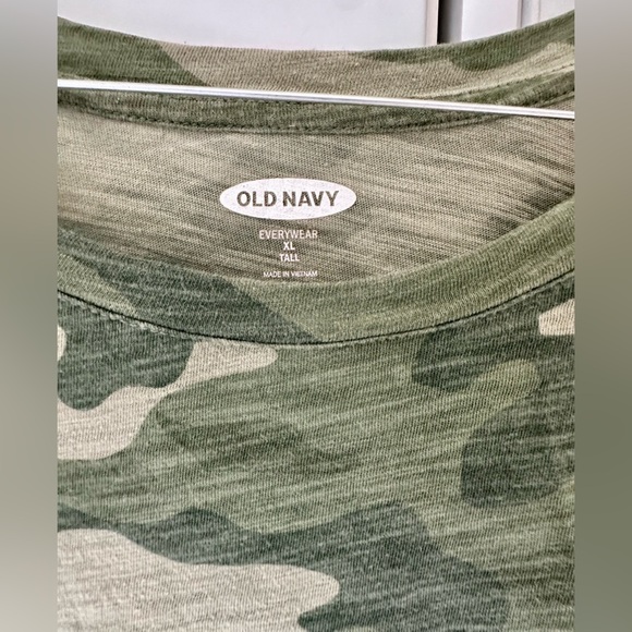 TWO (2) TALL XLT OLD NAVY XL EveryWear T-shirts Tee tops 1- Camo, 1- gray long - Picture 6 of 15